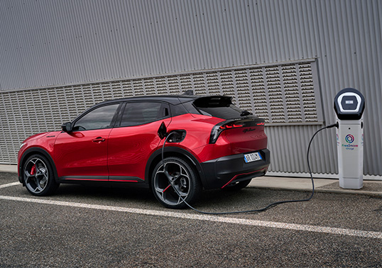 Alfa Romeo Junior - Junior Elettrica - Stazione di ricarica